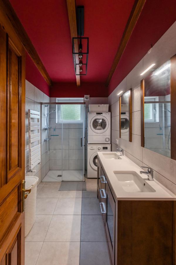 Maison Mialon: Country House Amidst Of Nature La Esperanza  Zewnętrze zdjęcie